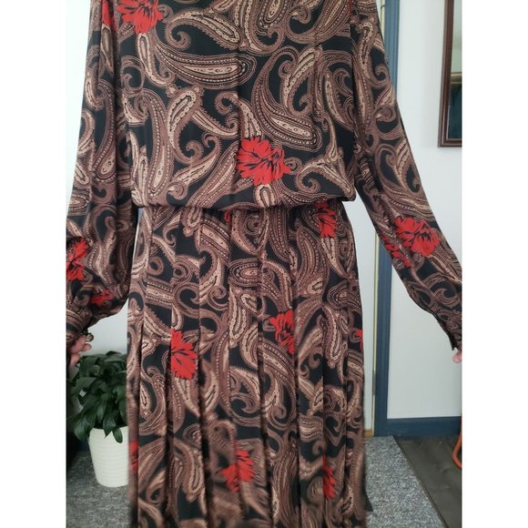 70s Paisley Pleated Dress - Picture 4 of 4